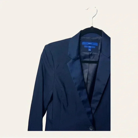 1190. APT. 9 “TORIE” BLAZER SINGLE BUTTON NAVY BLUE IN COLOR SIZE 4 BUTTON - Picture 3 of 9